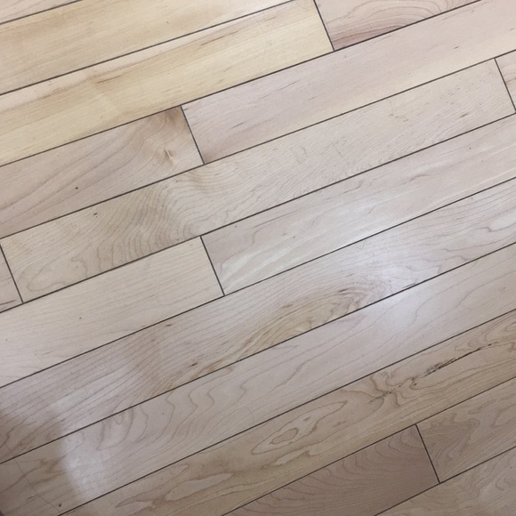 Hardwood - Picture 1 of 1